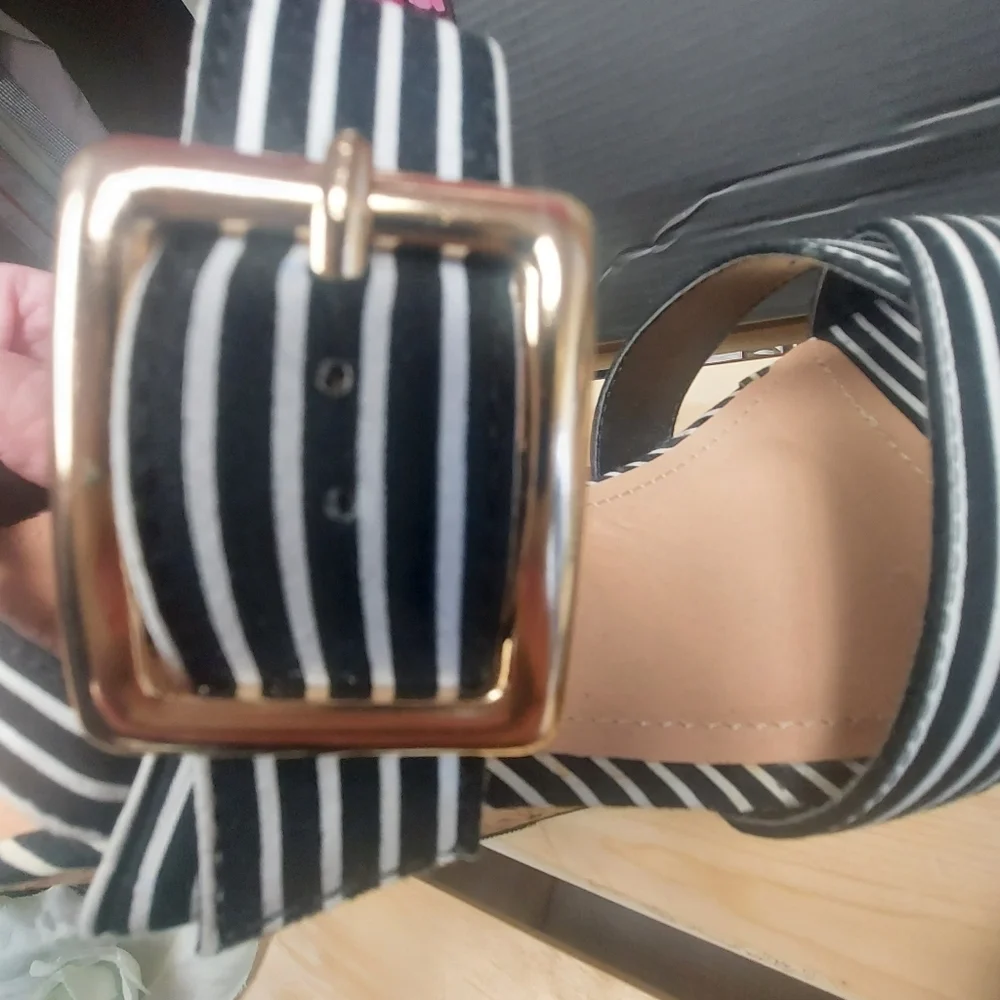 Liliana NWT Emilia 2 Black Size 10 Striped Wedge Sandal